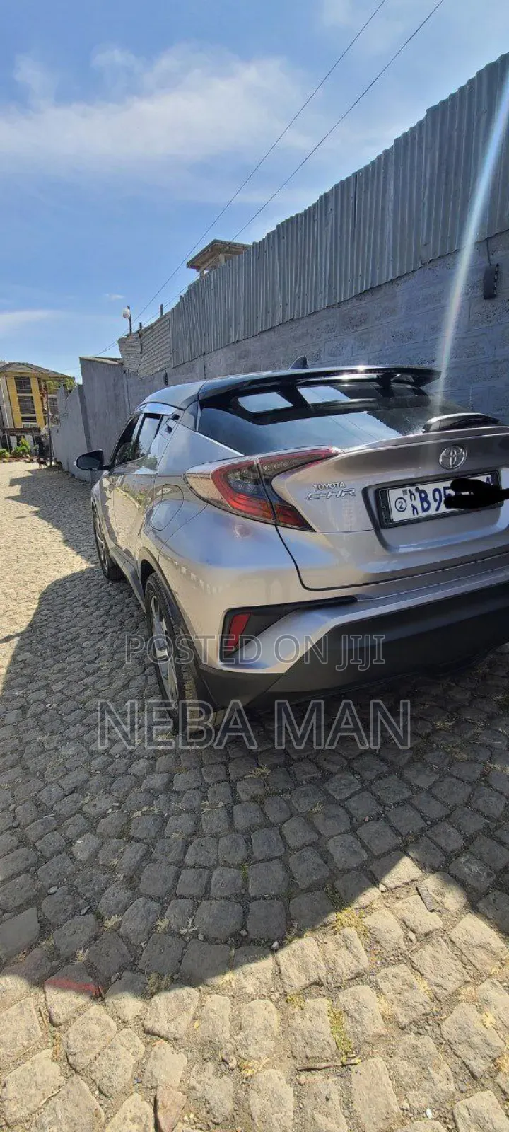 Toyota C-HR 2020 Gray