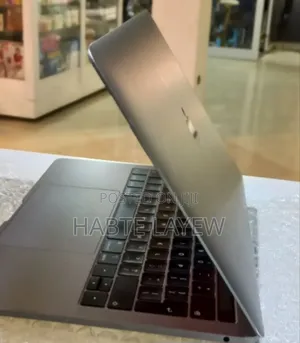 New Laptop Apple MacBook Pro 2019 8GB SSD 128GB