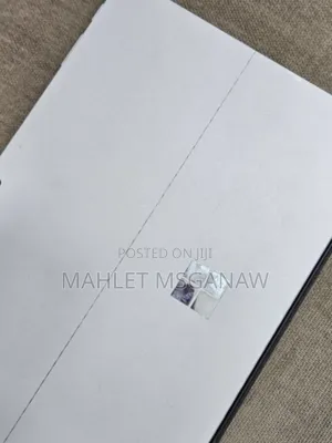 New Laptop Microsoft Surface 8GB Intel Core I5 SSD 128GB