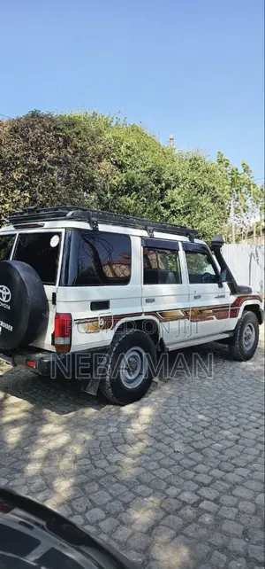 Toyota Land Cruiser 2014 White