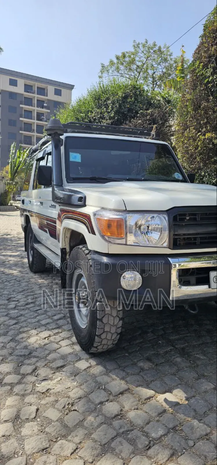 Toyota Land Cruiser 2014 White