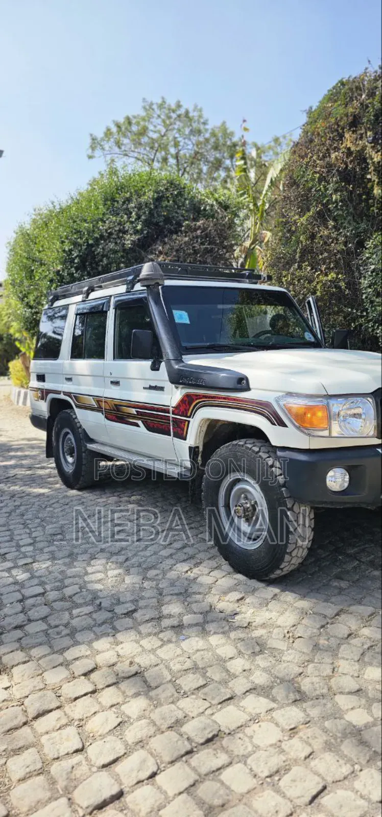 Toyota Land Cruiser 2014 White