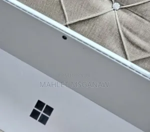 New Laptop Microsoft Surface 8GB Intel Core I7 SSD 256GB