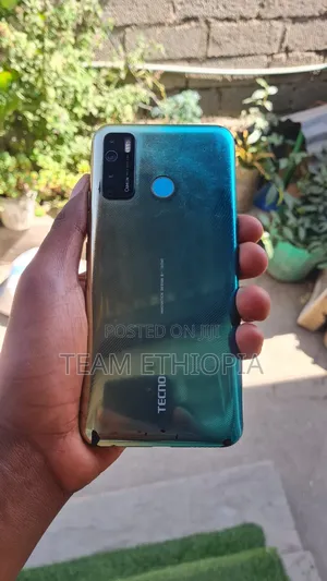 Photo - Tecno Camon 15 64 GB Green