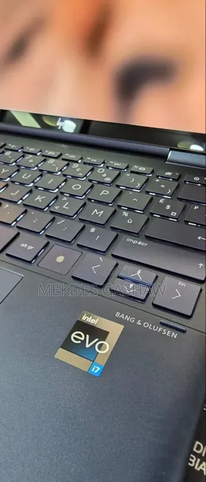 Photo - New Laptop HP Spectre 16GB Intel Core I7 SSD 1T