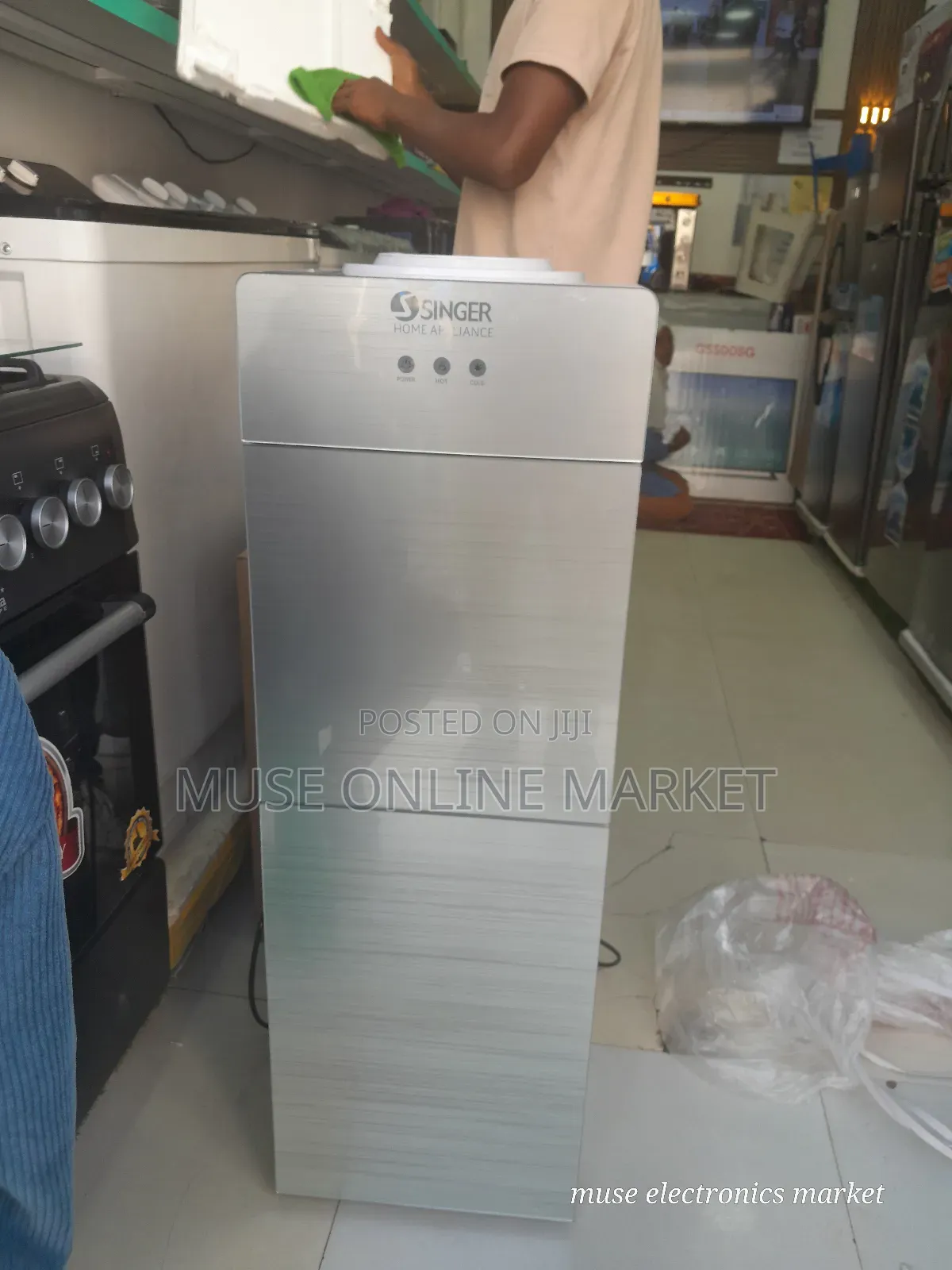 Singer Water Disspensser