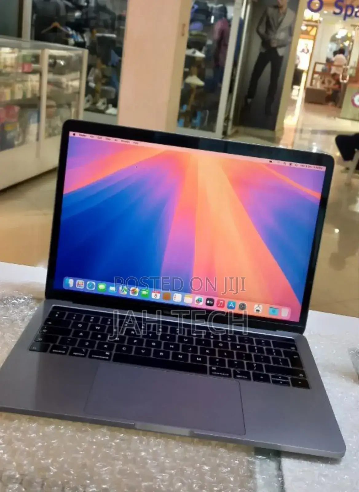 New Laptop Apple MacBook Pro 2019 8GB Intel Core I5 SSD 512GB