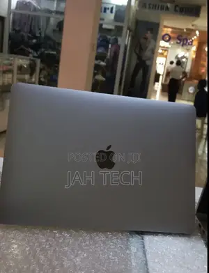 New Laptop Apple MacBook Pro 2019 8GB Intel Core I5 SSD 512GB