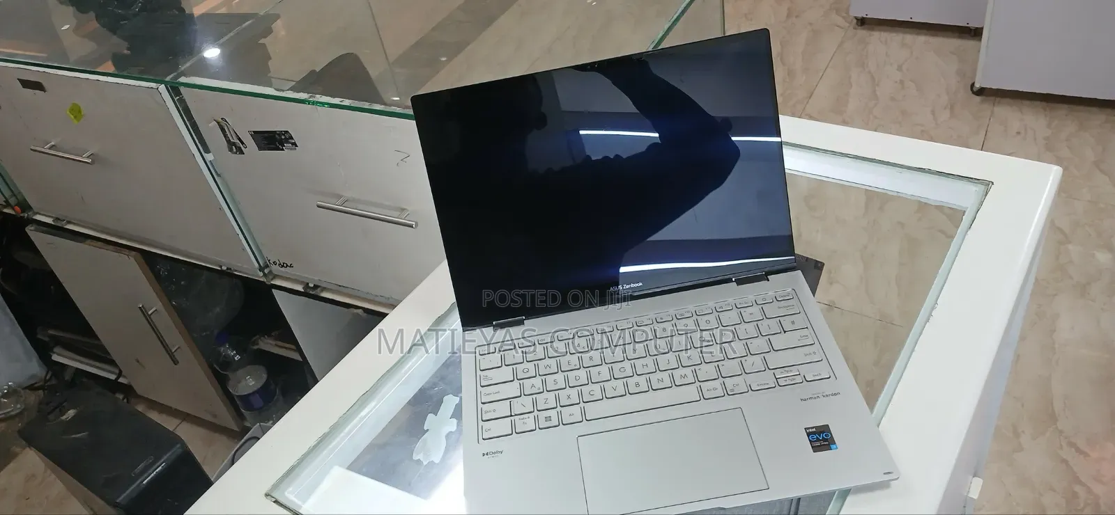 New Laptop Asus ZenBook Flip 14 UX461UA 16GB Intel Core i7 SSD 1T