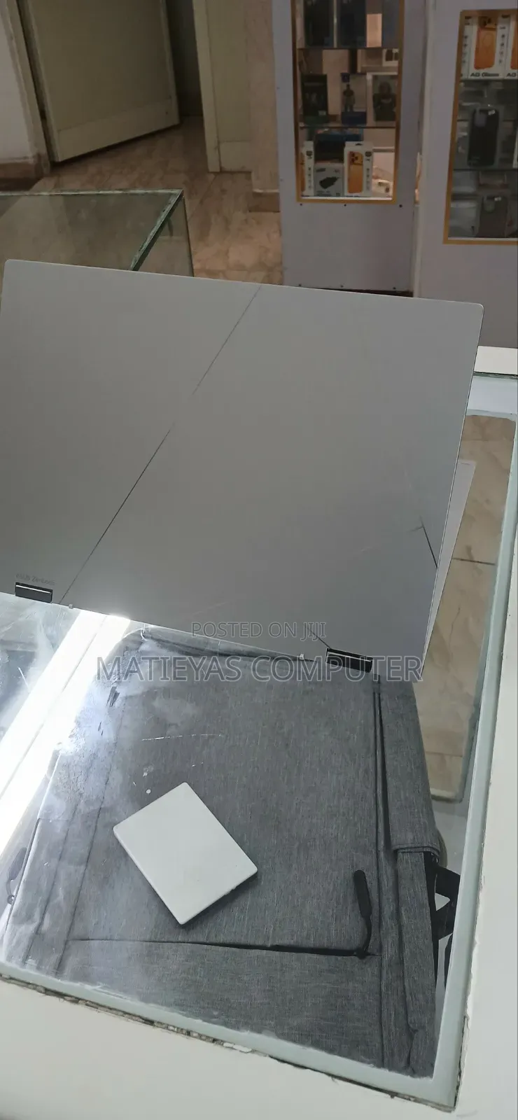 New Laptop Asus ZenBook Flip 14 UX461UA 16GB Intel Core i7 SSD 1T