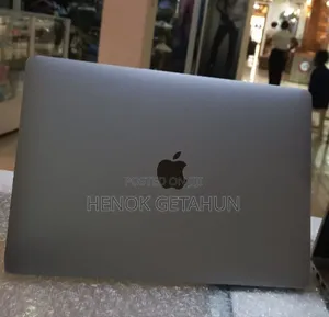New Laptop Apple MacBook Pro 2019 8GB Intel Core I5 SSD 256GB