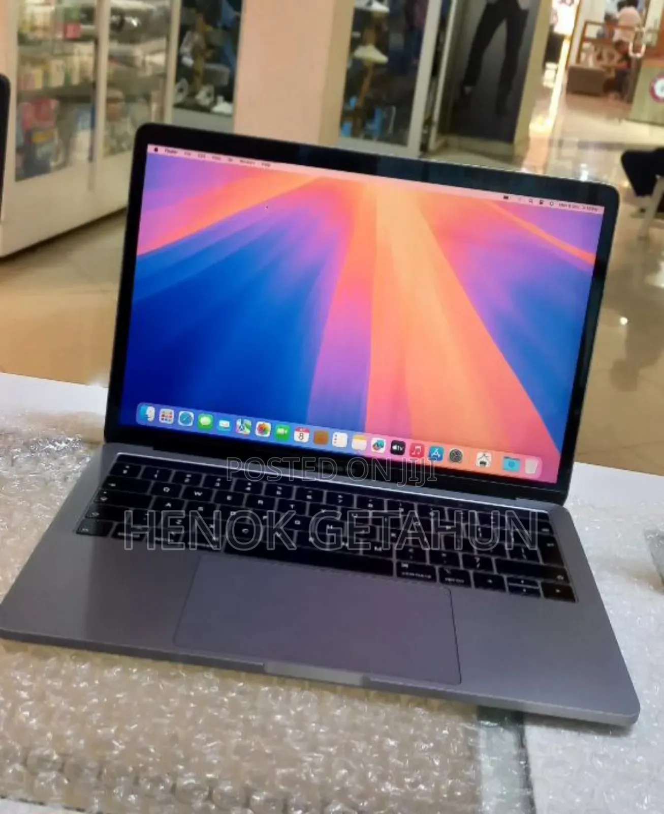 New Laptop Apple MacBook Pro 2019 8GB Intel Core I5 SSD 256GB