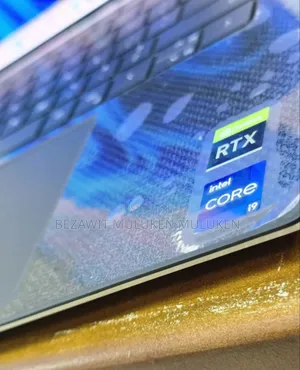 New Laptop Dell XPS 15 16GB Intel Core I9 SSD 512GB