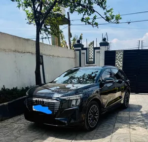 Audi Q5 Premium 2024 Black