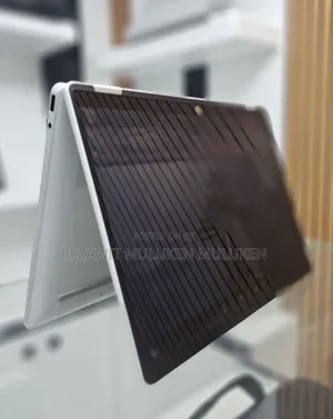 New Laptop HP OmniBook 5 Flip 16GB Intel Core I7 SSD 512GB