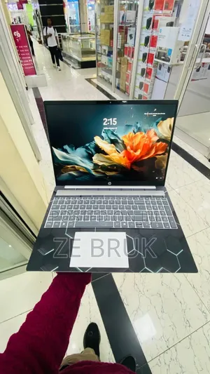 New Laptop HP OmniBook 5 16" 16GB AMD Ryzen 7 SSD 512GB