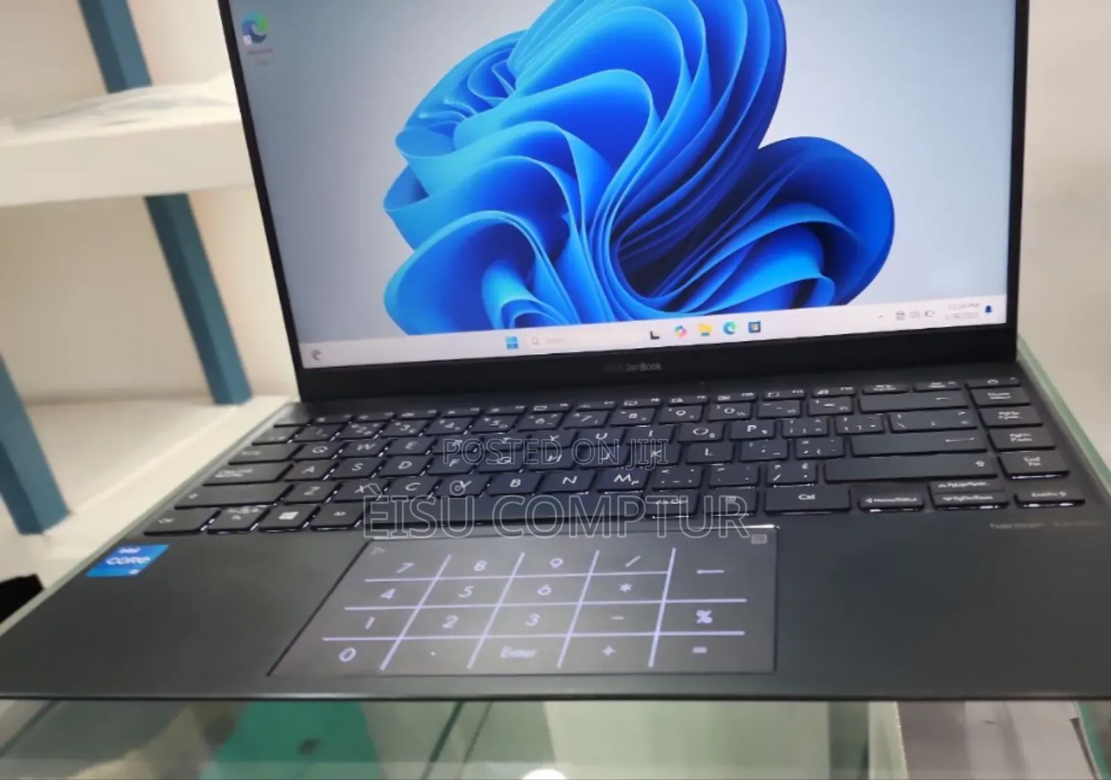 New Laptop Asus ZenBook UX303UA 8GB Intel Core i5 SSD 512GB