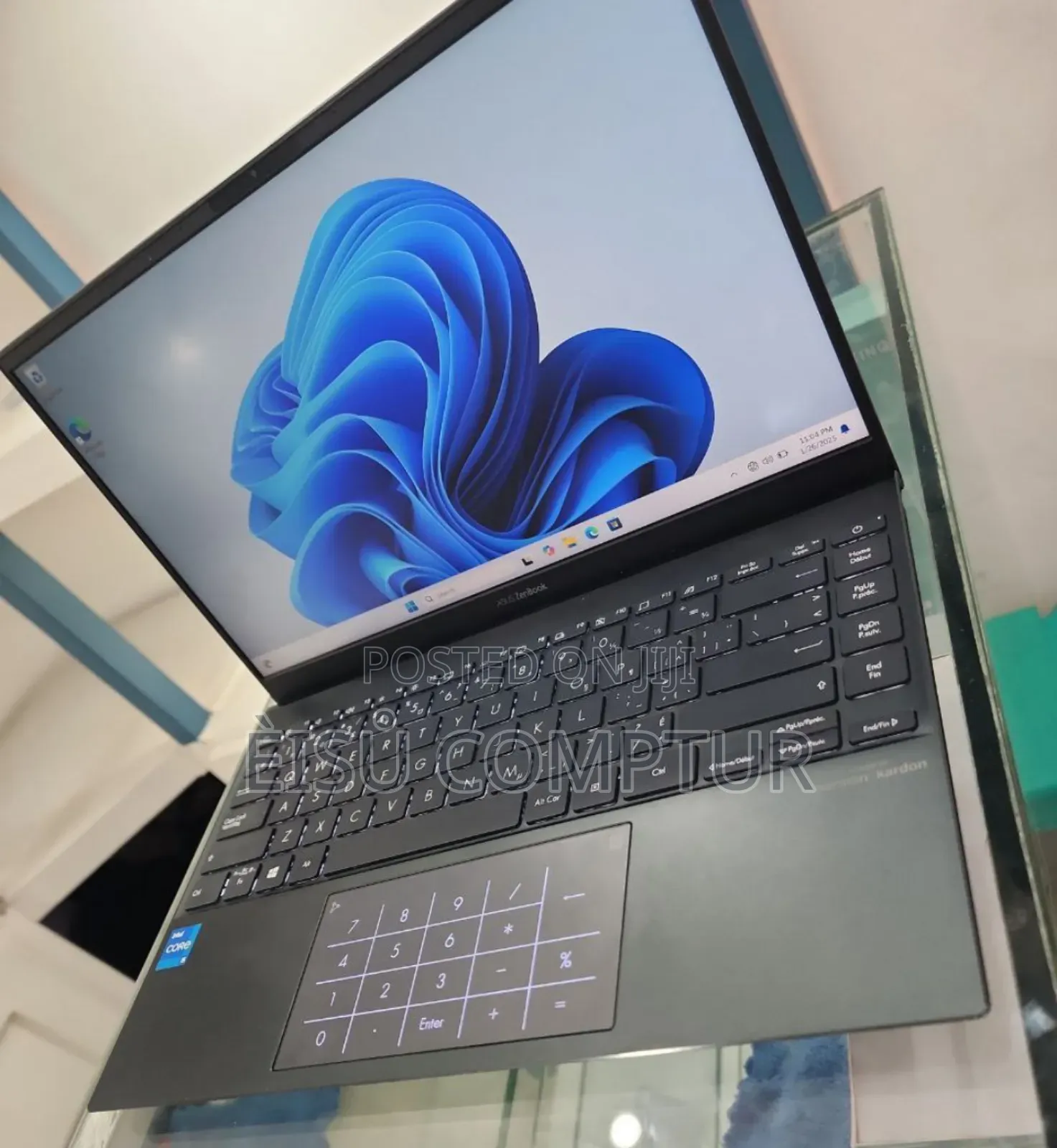 New Laptop Asus ZenBook UX303UA 8GB Intel Core i5 SSD 512GB