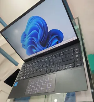 New Laptop Asus ZenBook UX303UA 8GB Intel Core i5 SSD 512GB