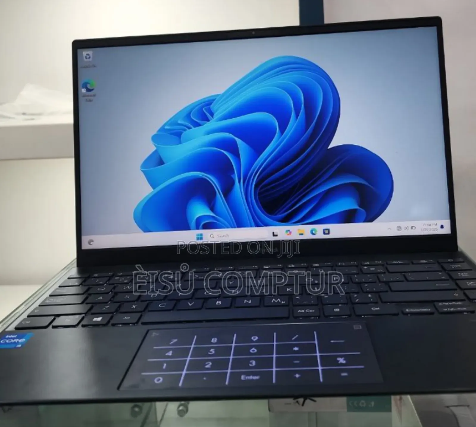 New Laptop Asus ZenBook UX303UA 8GB Intel Core i5 SSD 512GB