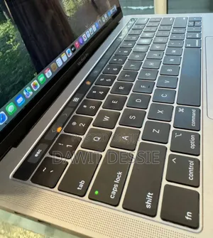 New Laptop Apple MacBook Pro 2019 8GB Intel Core I5 SSD 512GB