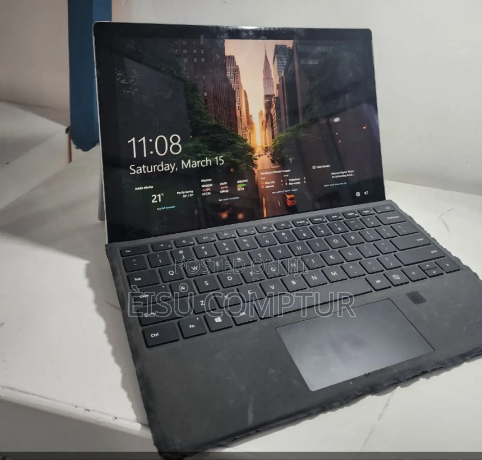 New Laptop Microsoft Surface 4GB Intel Core I5 SSD 128GB