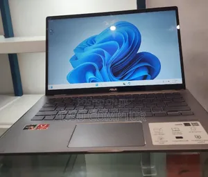 Photo - New Laptop Asus Zenbook Duo 14 8GB Intel Core i5 SSD 256GB