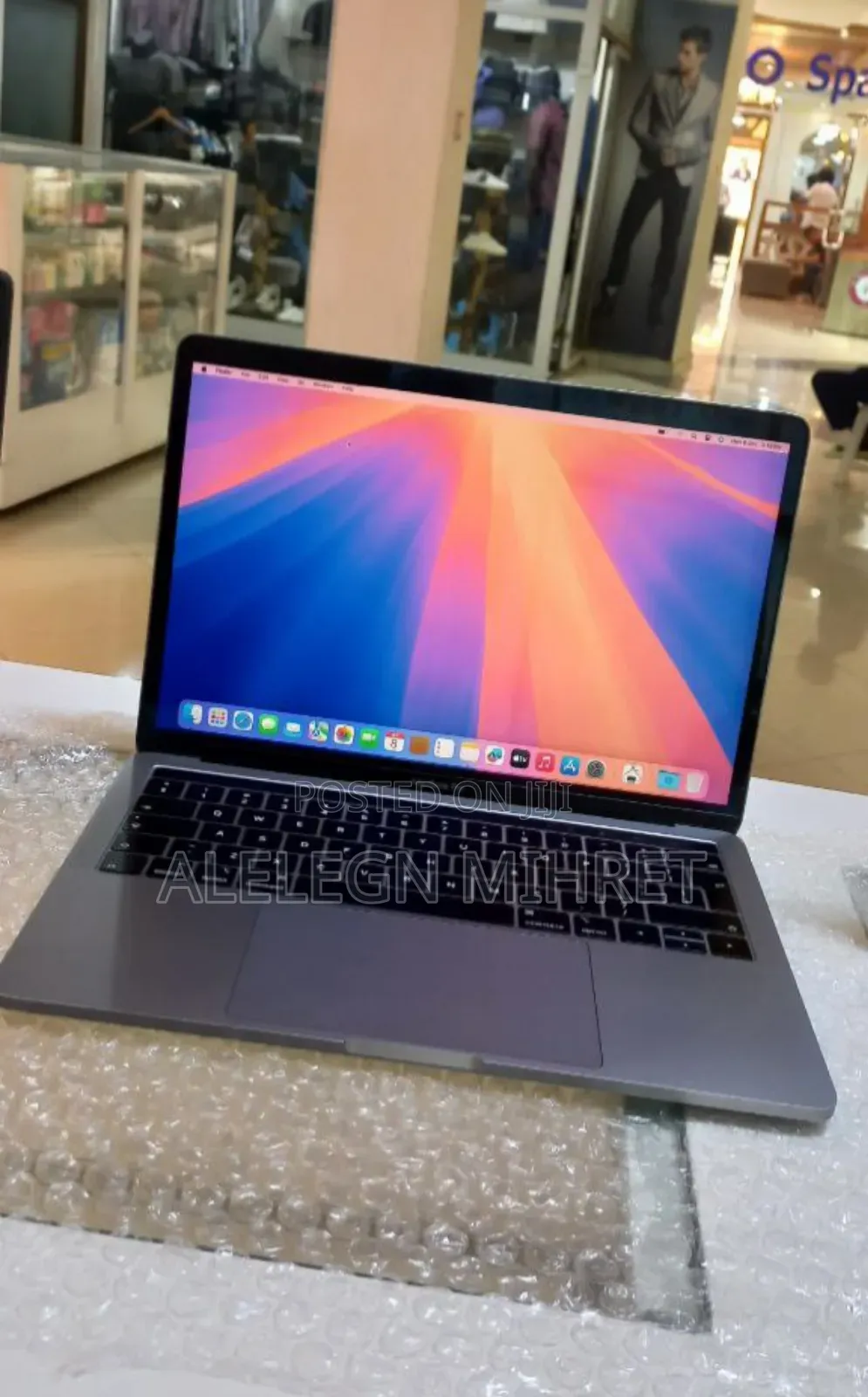 New Laptop Apple MacBook Pro 2019 8GB Intel Core I5 SSD 128GB