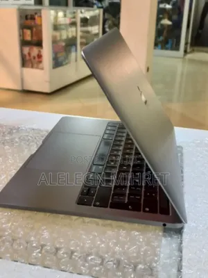 New Laptop Apple MacBook Pro 2019 8GB Intel Core I5 SSD 128GB