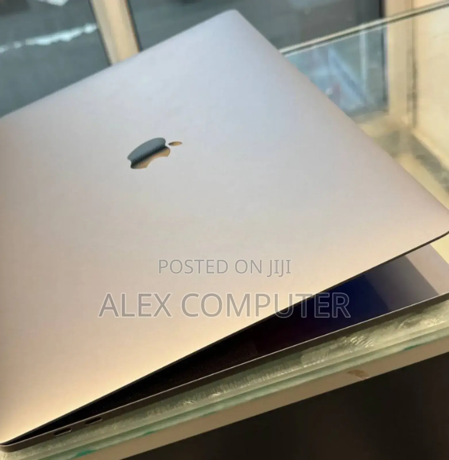 New Laptop Apple MacBook Pro 2016 16GB Intel Core i7 SSD 256GB