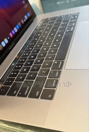 New Laptop Apple MacBook Pro 2016 16GB Intel Core i7 SSD 256GB