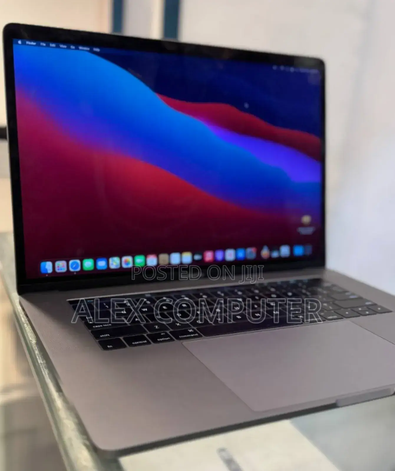 New Laptop Apple MacBook Pro 2016 16GB Intel Core i7 SSD 256GB