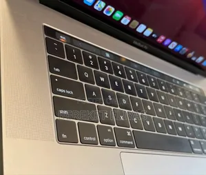 New Laptop Apple MacBook Pro 2016 16GB Intel Core I7 SSD 256GB