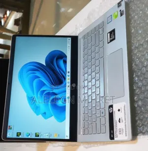 New Laptop HP Pavilion 15 8GB Intel Core I5 SSD 256GB