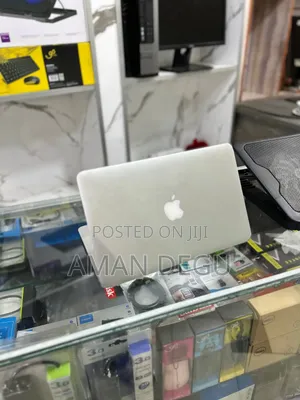 New Laptop 4GB SSD 640GB