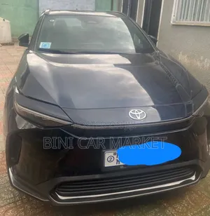 Photo - Toyota bZ4X 71.4 kWh AWD 2023 Black