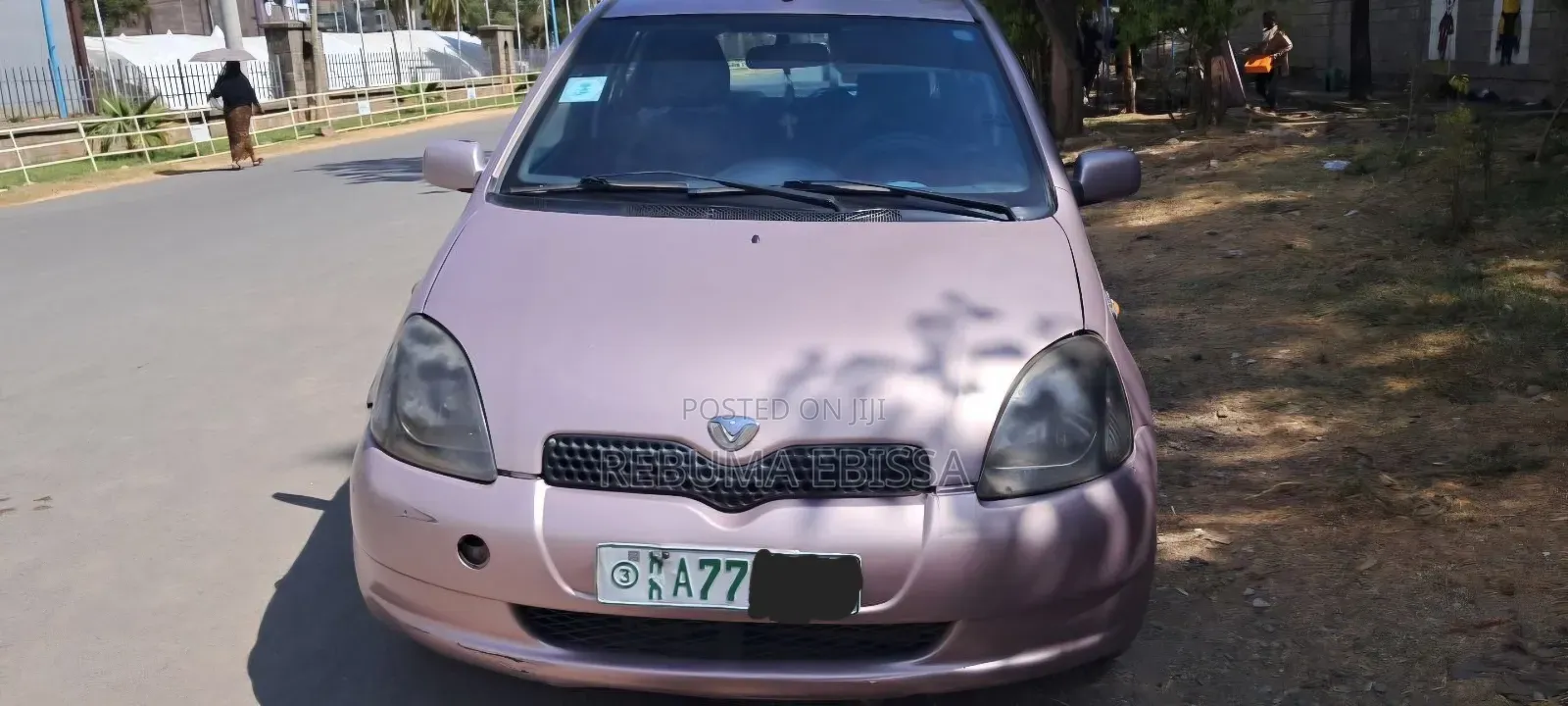 Toyota Vitz 2001 Pink