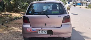 Toyota Vitz 2001 Pink