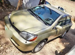 Toyota Platz 2003 Gold