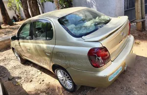 Toyota Platz 2003 Gold