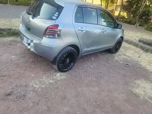 Toyota Yaris 2010 Gray