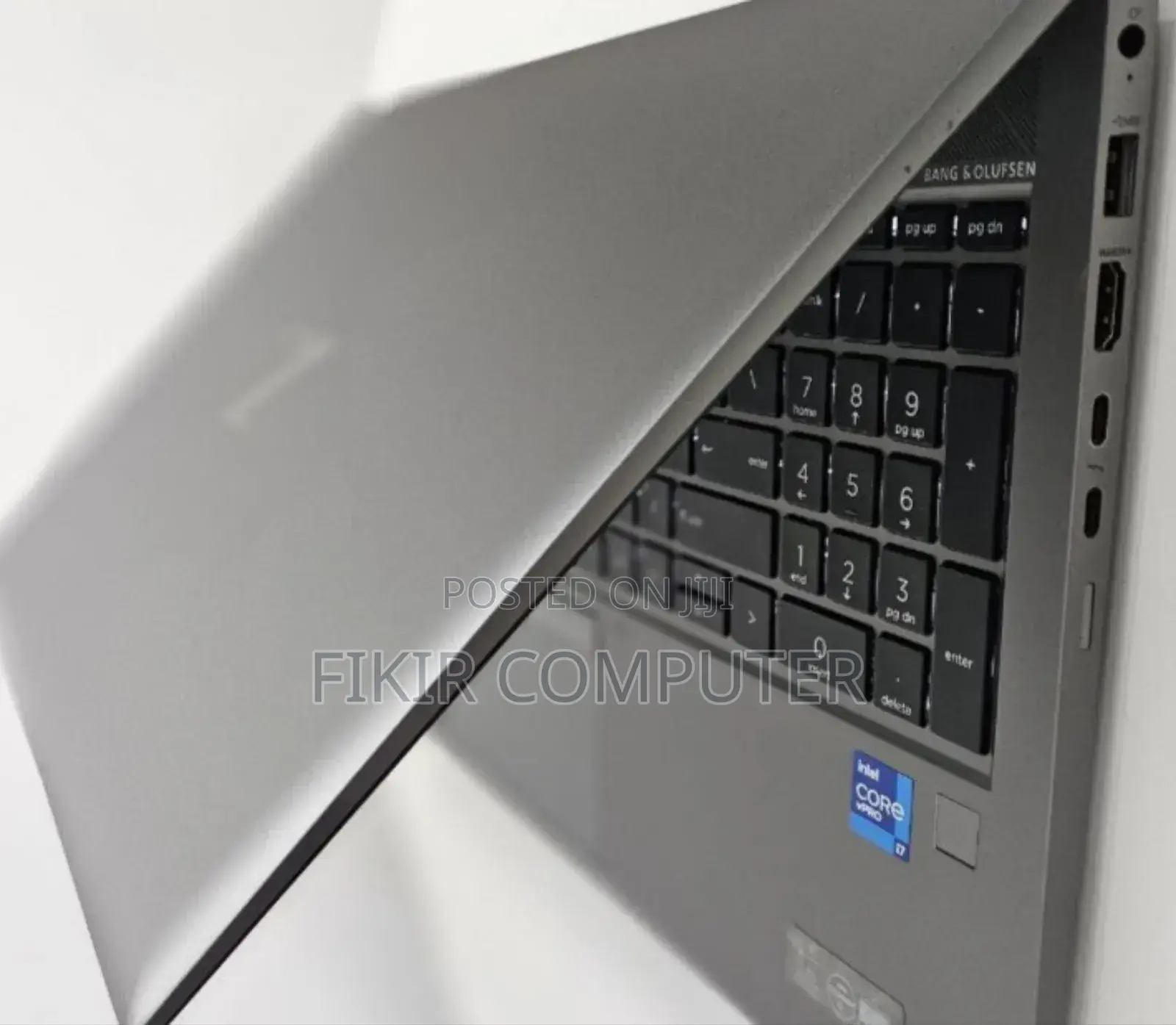 New Laptop HP ZBook Firefly G8 16GB Intel Core I7 SSD 1T