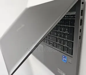 New Laptop HP ZBook Firefly G8 16GB Intel Core I7 SSD 1T