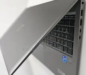 New Laptop HP ZBook Firefly G8 16GB Intel Core I7 SSD 1T