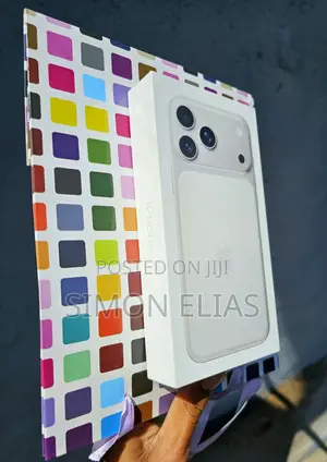 Photo - New Apple iPhone 17 Pro Max 256 GB Silver