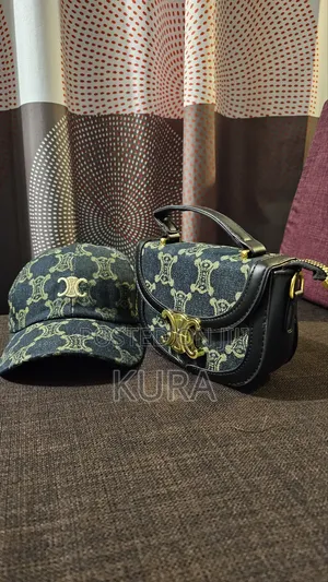 Photo - Girls Hand Bag + Cape