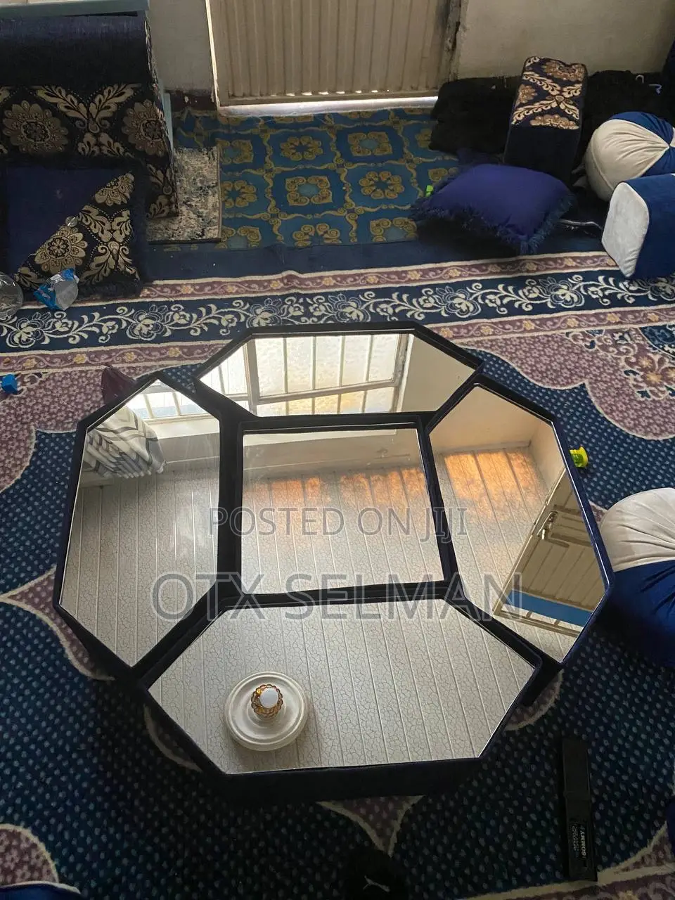 አረቢያ መጅሊስ - ከነ ምንጣፉ እና ፍሬም