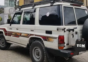 Toyota Land Cruiser 2014 White