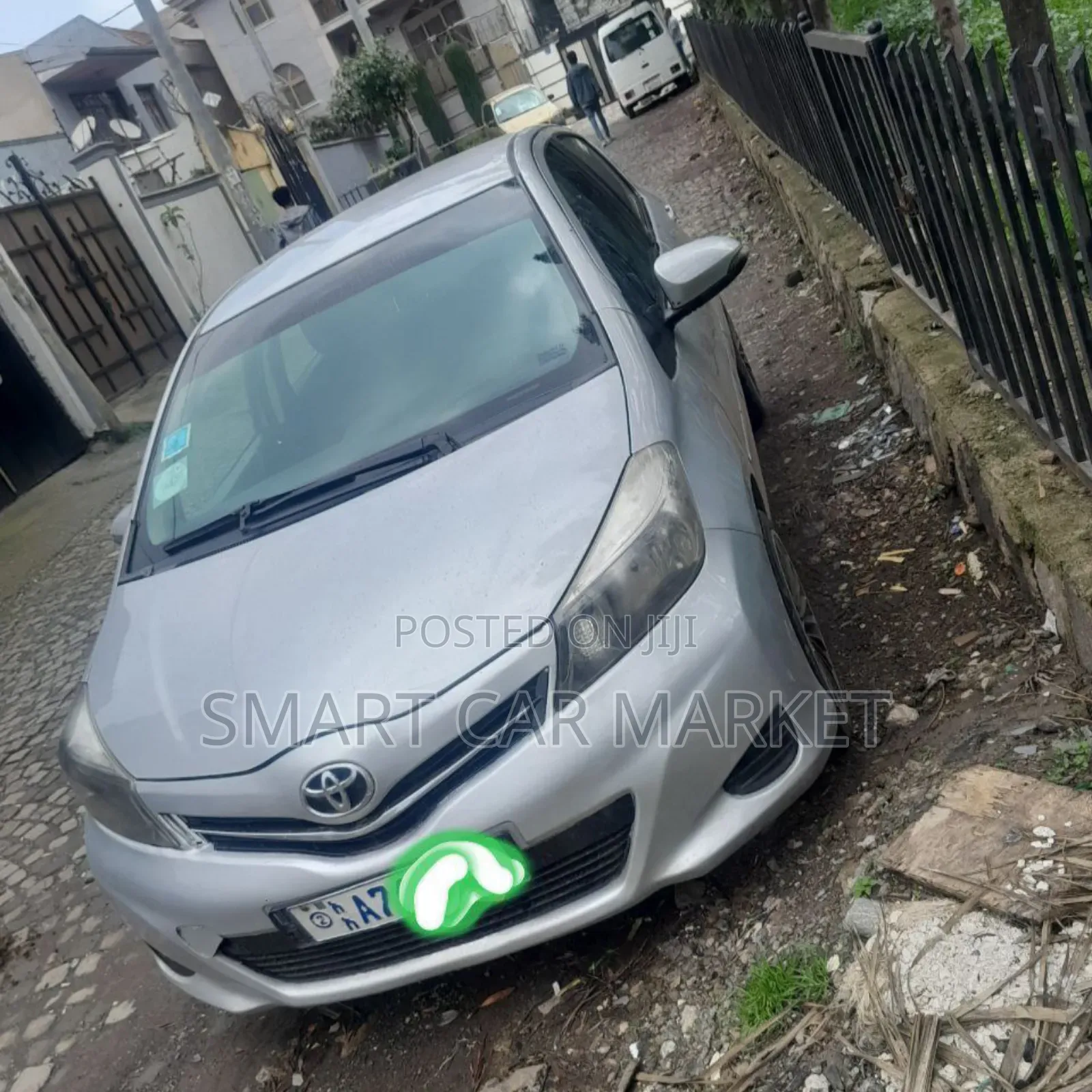 Toyota Yaris 2012 Silver