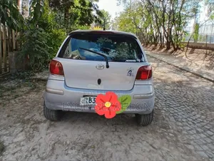 Toyota Vitz 2004 Silver